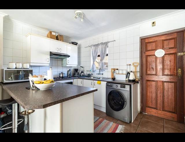 2 BEDROOM APARTMENT FOR SALE IN BRACKENFELL SOUTH